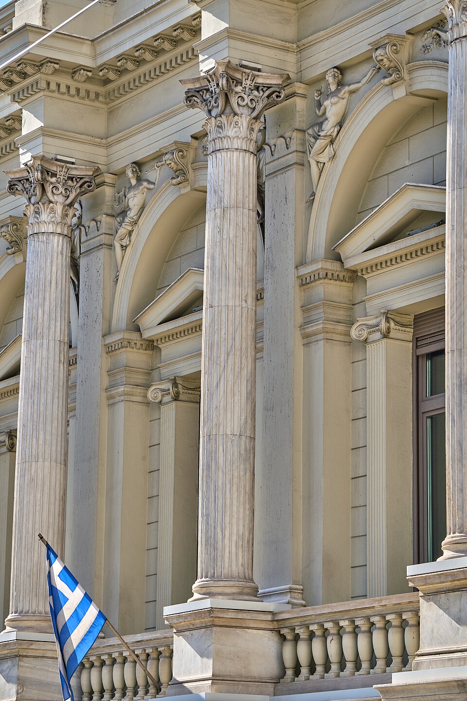 Εθνικό Θέατρο, κτίριο Τσίλλερ — λεπτομέρεια πρόσοψης